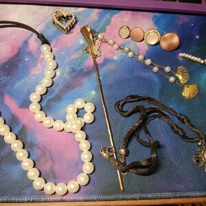 Misc. bundle of hair accessories